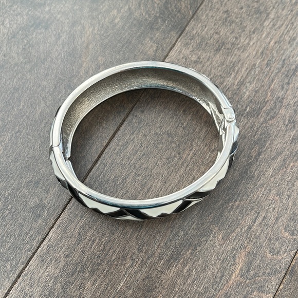 REITMANS Women’s Black White Geometric Hinge Silver Bangle Bracelet Jewellery - Picture 4 of 8